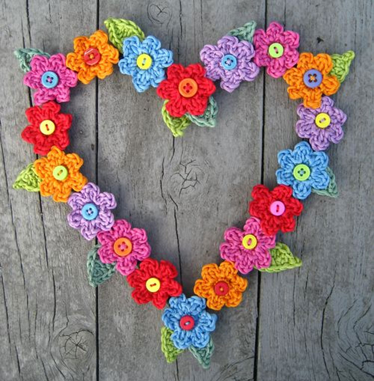 Valentines Crochet Sweetheart Wall Wreath