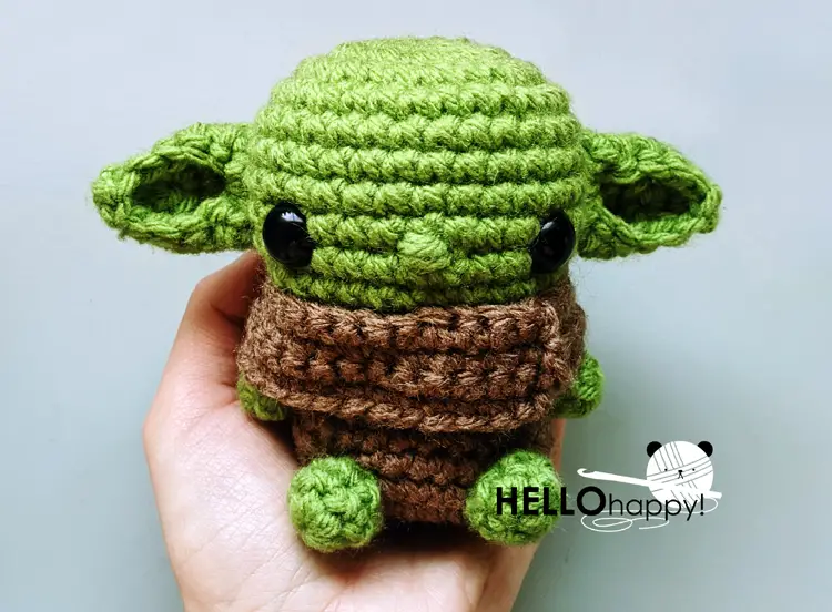 Free Baby Yoda crochet patterns